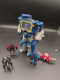 Transformers Earthrise Soundwave with 4 Tapes! (Laserbeak, Rumble, Frenzy, Ravage)(Loose, Complete)