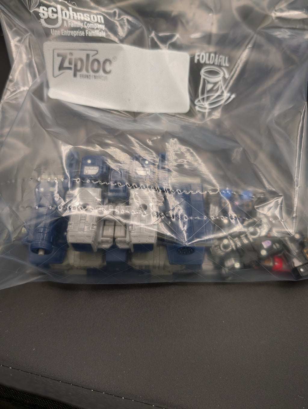 Transformers Earthrise Soundwave with 4 Tapes! (Laserbeak, Rumble, Frenzy, Ravage)(Loose, Complete)